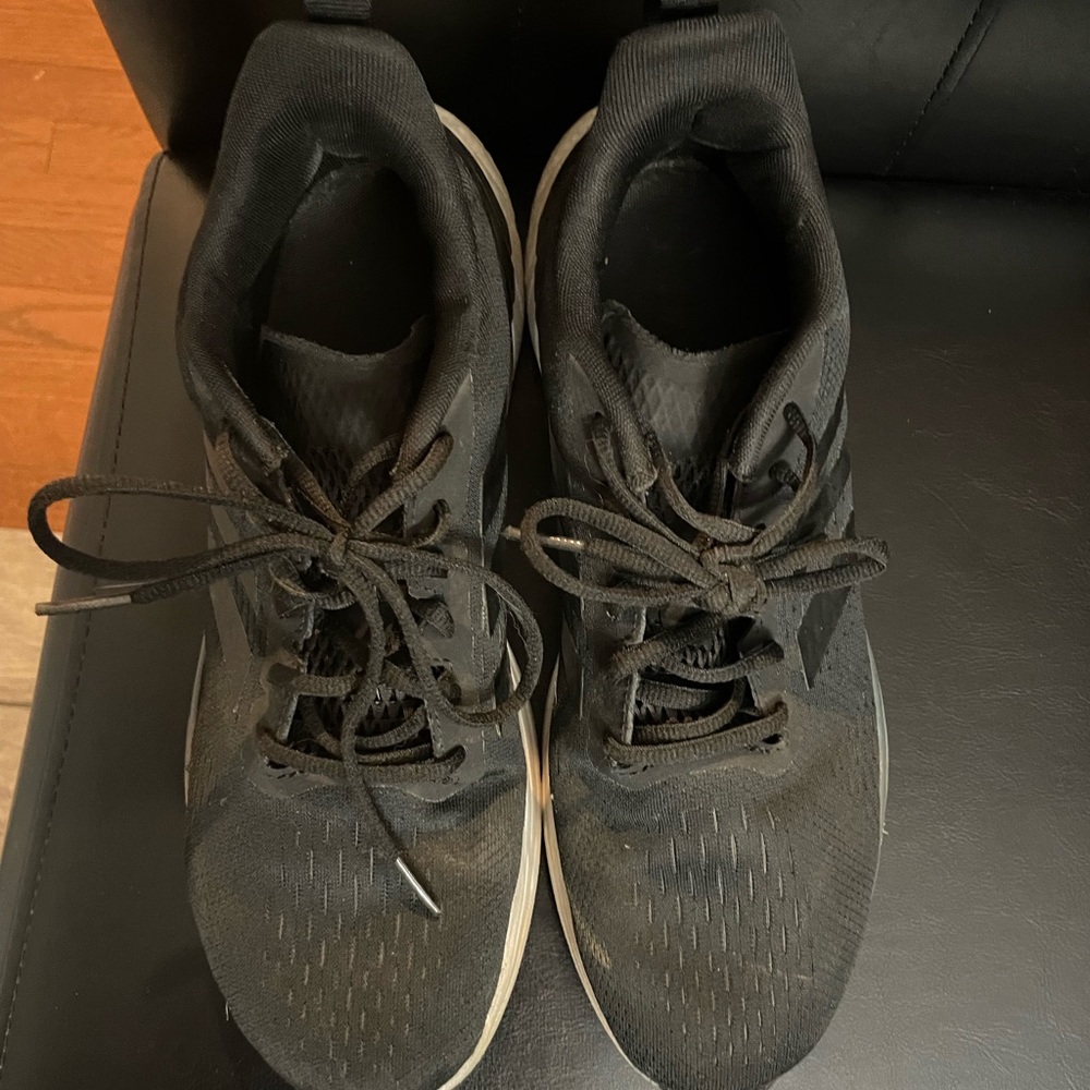 Women’s Adidas Sneakers Size 10
